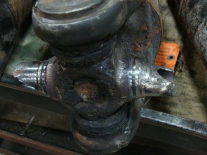 burned, universal, joint, trunnions